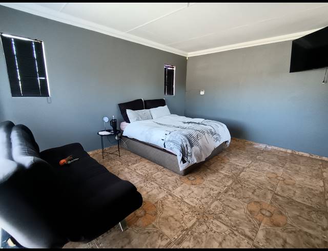 4 BEDROOM FREEHOLD FOR SALE IN BRACKENDOWNS